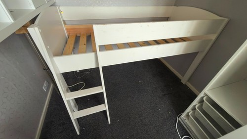 White wooden mid sleeper cabin - white,